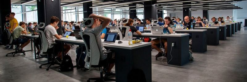 Der Hackathon ist eine Art kreatives Development-Brainstorming, bei dem es darum gilt, neue und mitunter nicht einmal umsetzbare Ideen zu entwickeln.