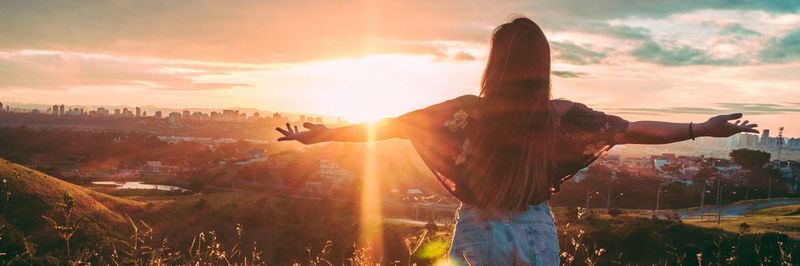 Starke Marken schaffen Vertrauen, wecken Emotionen und bringen eine gewisse Kontinutiät – und binden so letzlich den Kunden an das Unternehmen.