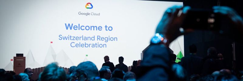 Gemeinsam mit Kunden und Partnern feiert Google Cloud die Eröffnung der sechsten europäischen Cloud-Region.
