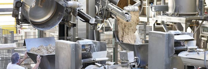 In der Lebensmittelindustrie muss es hygienisch zugehen. Leicht zu reinigende Komponenten wie die Servomotoren der Silver Line von Groschopp sind daher von Vorteil.