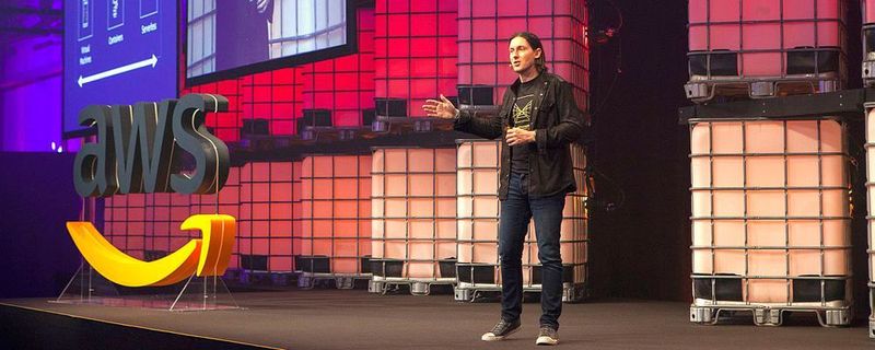 Glenn Gore bei der Keynote auf dem letztjährigen AWS Berlin Summit im Jahr 2018.