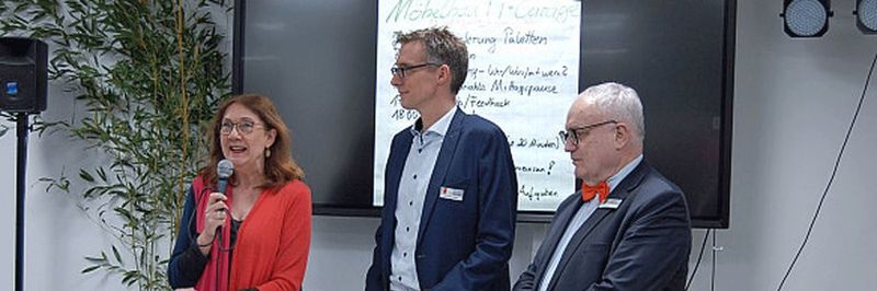 Finanzsenatorin Karoline Linnert, Digitalisierungs-Abteilungsleiter Martin Hagen und der für Digitalisierung zuständige Staatsrat Henning Lühr bei der Eröffnung