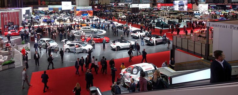 At the Geneva Motor Show, the manufacturers presented their new hybrid cars and near-series e-car studies.