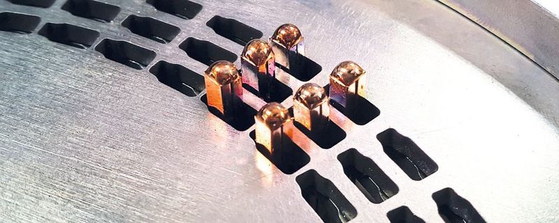 Vorrichtung für die sogenannte Mehrbadschweißung von Kupfer-Hairpins.