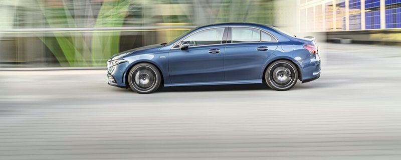 Die A-Klasse Limousine wird es auch als Mercedes-AMG A 35 geben.