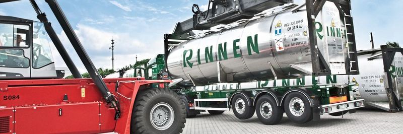 Der Spediteur Rinnen greift in vielen Geschäftsbereichen auf Druckluft von Boge Kompressoren zurück.