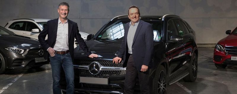 Daimler lässt in seinem Mercedes-Werk in Sindelfingen künftig auch das SUV-Modell GLC bauen. Im Bild: Michael Bauer (links), Standortverantwortlicher und Leiter Produktion im Mercedes-Benz Werk Sindelfingen, und Ergun Lümali, Betriebsratsvorsitzender des Mercedes-Benz Werks Sindelfingen.