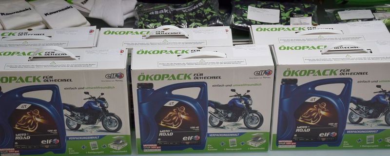 Der Kawasaki-Händler Herold in Nürnberg hat das Elf Öko-Pack im Programm.