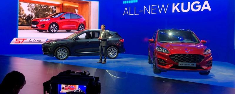 Der neue Kuga ist das erste SUV-Modell von Ford, das auf der für den weltweiten Einsatz konzipierten C2-Fahrzeugarchitektur basiert, auf der auch der aktuelle Ford Focus rollt.
