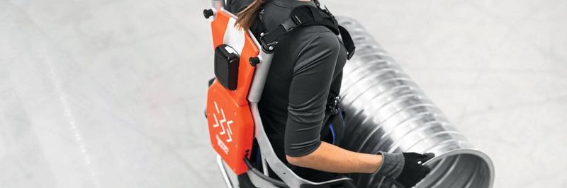Exoskelette kombinieren menschliche Intelligenz mit maschineller Kraft, indem sie die Bewegungen des Trägers unterstützen oder verstärken.
