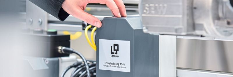 Steuerungsmodule im Schaltschrank, die wichtige Funktionen kompakt bündeln, sparen Zeit und Kosten.