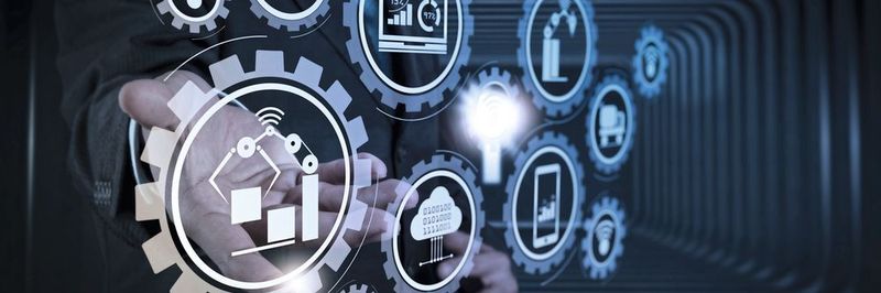 Intelligente Automatisierung umfasst unter anderem Robotics Process Automation, Cognitive Automation und Künstliche Intelligenz.