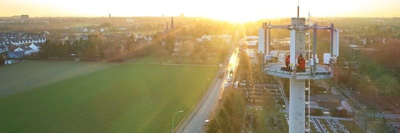 Der Telekommunikationskonzern Vodafone baut sein NB-IoT-Maschinennetz in Deutschland zügig aus. Im Bild ein Mobilfunkmast an der A6 bei Mönchengladbach.