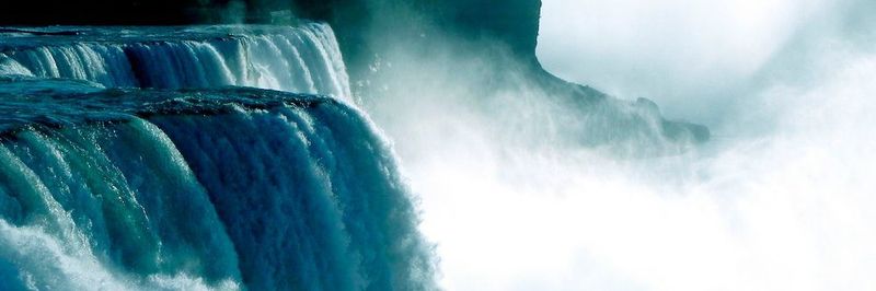 Klassisches Wasserfall- oder agiles Projektmanagement? Diese Frage hat sich zu einer Glaubensfrage entwickelt. Dabei haben beide Ansätze Vor- und Nachteile.