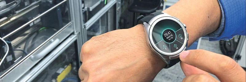 Die App Notifier ermöglicht es, sich zum Beispiel über eine Smartwatch automatisch über wichtige Anlagenzustände jederzeit informieren zu lassen.