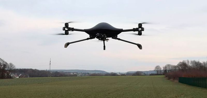 Die Drohnen von Viafly navigieren autonom in der dritten Dimension und werden zum Beispiel bei der Überwachung und Instandhaltung größerer Industrieanlagen eingesetzt.