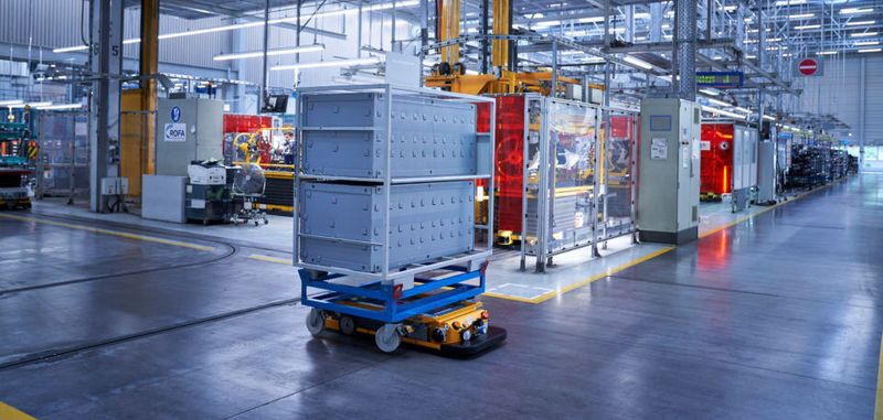 Die BMW Group IoT Plattform wird für die zweite Generation der autonomen Transportsysteme im BMW Group Werk Regensburg eingesetzt.