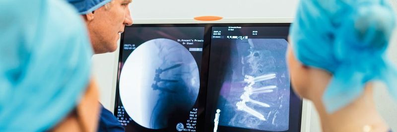 Die hohe Bildqualität und flexible Bedienung von mobilen Röntgengeräten sind wichtige Grundlagen für den Behandlungserfolg.