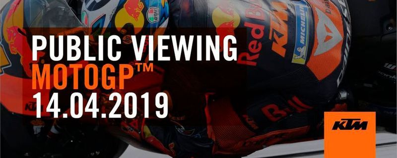 Vor Ort erhalten die ersten Teilnehmer ein passendes KTM Fan-Package mit von Pol Espargaró handsignierten KTM-Caps.