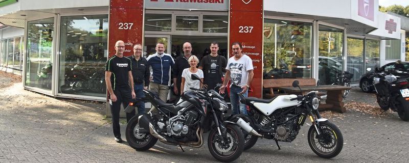 Team Motorrad Schlickel: Mit Ducati und Husqvarna an Kawasakis Seite in die Zukunft.