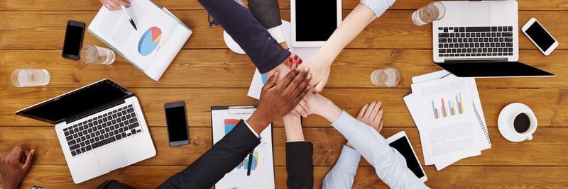 Deutsche Arbeitnehmer stimmen den Vorteilen von Team-Zusammenarbeit mit Abstand stärker zu als ihre Kollegen aus den USA, Frankreich und Großbritannien.
