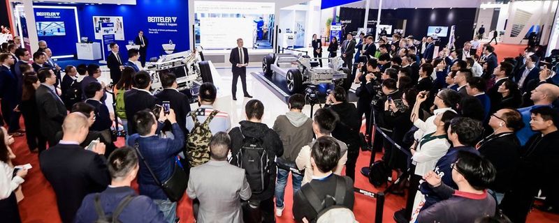 Großes Interesse zeigten die Besucher an den Neuheiten der Automobilzulieferer.