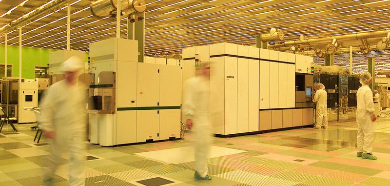 2015 hatte Globalfoundries die 300-nm-Wafer-Anlage in East fishkill von IBM übernommen. Nun wird Fab 10 für 430 Millionen US-$ an ON Semiconductor verkauft.
