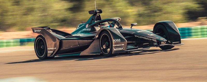 Auf dem „Circuit Calafat“ in Spanien hat Porsche mit dem Formel-E-Fahrzeug in drei Tagen mehr als 1.000 Kilometer zurückgelegt.