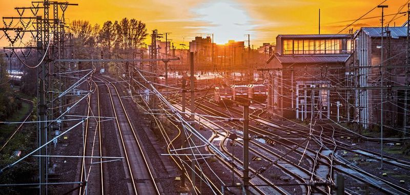 Anwendungen der Bahntechnik: Stromversorgungen mit hohen Leistungen bis 10 kW sind gefordert.