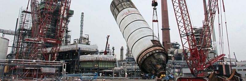 Der mechanische Tausch der Coke-Drums ist eine herausfordernde Aufgabe.