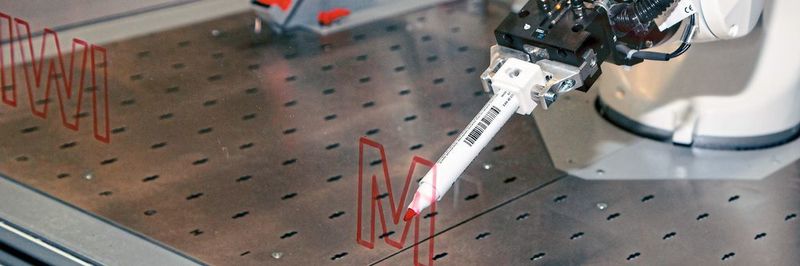 Durch seine hohe Flexibilität und Präzision ist der wandlungsfähige Roboter für unterschiedlichste Aufgabenstellungen geeignet.