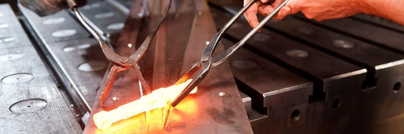 Für unterschiedliche Tätigkeiten existieren unterschiedliche Werkzeuge – das soll mit ergonomischen Zangen auch so bleiben.