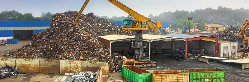 Mit dem neuen EMZ-Motor konnte das französische Unternehmen Decons die Verarbeitungsgeschwindigkeit im Recycling steigern.