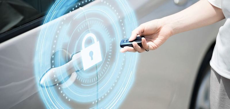 Keyless entry: Moderne Fahrzeuge lassen sich elektronisch öffnen. Die Signale werden mit Messtechnik analysiert.