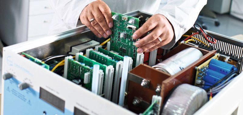 Board-Bestückung und Integration von komplexer Elektronik im System