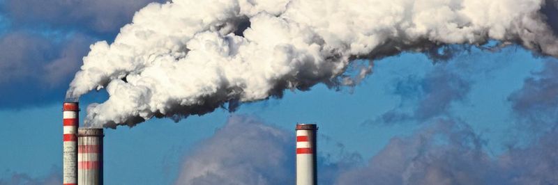 Kommt die CO2-Steuer? Der VDMA warnt vor Wettbewerbsnachteilen für deutsche Industriebetriebe.