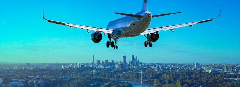 In einem bisher einzigartigen Experiment haben Forschende unter der Leitung der Universität Bern die Wirkung von Abgaspartikeln aus Flugzeugturbinen auf menschliche Lungenzellen untersucht. (Symbolbild)