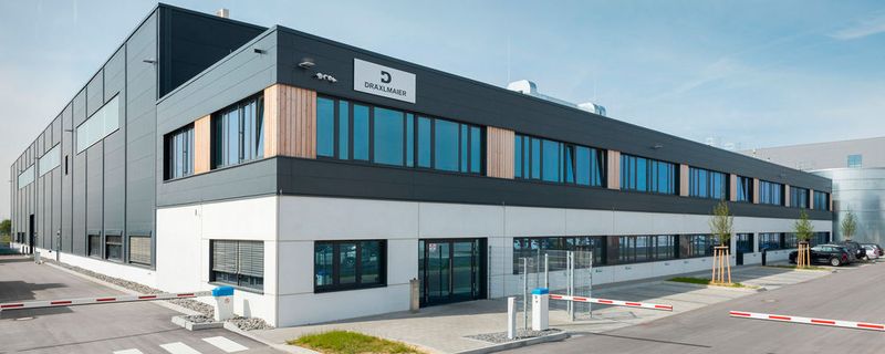 Der neue Dräxlmaier Standort in Sachsenheim umfasst eine Produktionsfläche von rund 10.000 Quadratmetern.