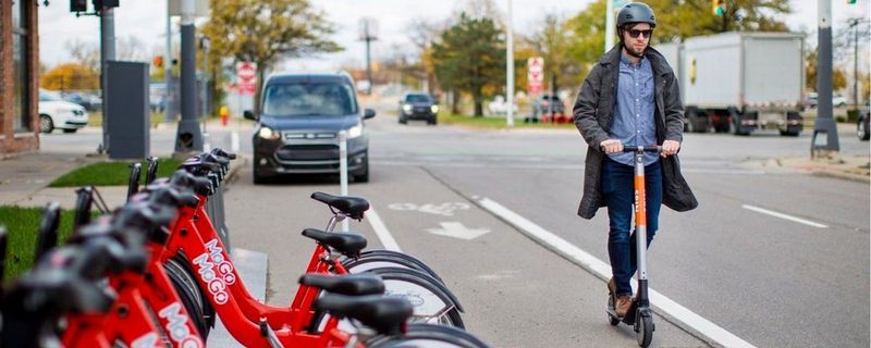 Die neuen E-Scooter eignen sich vor allem für die letzte Meile – also zum Beispiel vom Bahnhof in das Büro.