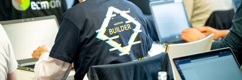 Beim Hackathon bewiesen Entwickler, dass man lauffähige Applikationen in weniger als zwei Tagen programmieren kann.