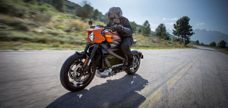 Ausrechnet Harley-Davidson ist im Reigen der etablierten Motorradhersteller mit seiner neuen Livewire ein Vorreiter in Sachen E-Mobilität.