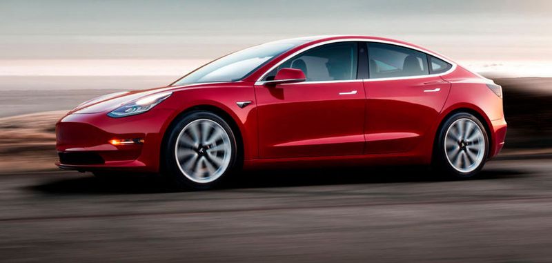Teslas Model 3 fährt demnächst der Volkswagen ID3, für den es in der ersten Woche nach seiner Präsentation 15.000 Vorbestellungen gab, in die Parade.