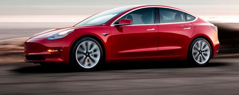 Teslas Model 3 muss mit dem Volkswagen ID3 konkuurrieren, für den es in der ersten Woche nach seiner Präsentation 15.000 Vorbestellungen gab.