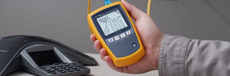 Vier-Paar-PoE: Der neue 802.3bt-Standard bietet bis zu 90 Watt Leistung für den Betrieb von Geräten und lässt Kupfer gegenüber Glasfaser punkten.