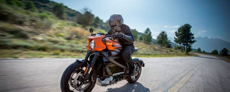 Ausrechnet Harley-Davidson ist im Reigen der etablierten Motorradhersteller mit seiner neuen Livewire ein Vorreiter in Sachen E-Mobilität.