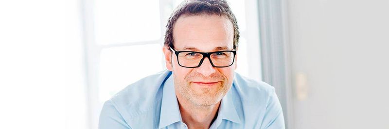 Frank Bott setzt in seiner Kanzlei zunehmend auf den papierlosen Austausch von Dokumenten.
