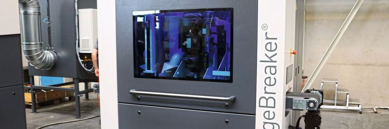 Kleines Einsteigermodell: Arku hat seine neue Entgratmaschine Edgebreaker 1000 vorgestellt.