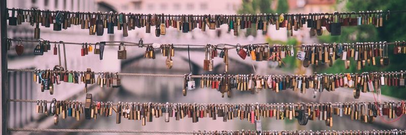 Die DSGVO soll die Persönlichkeitsrechte schützen, zugleich birgt sie große Herausforderungen im Umgang mit Daten für Unternehmen.