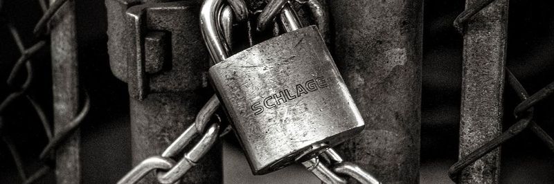 Die Norm IEC 62443 bietet Industrie 4.0-Umgebungen Schutz für IT-Sicherheit und vor Cyberangriffen.