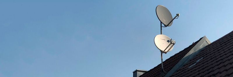 Das Internet via Satellit ist im Markt angekommen – hat aber noch immer seine Tücken.